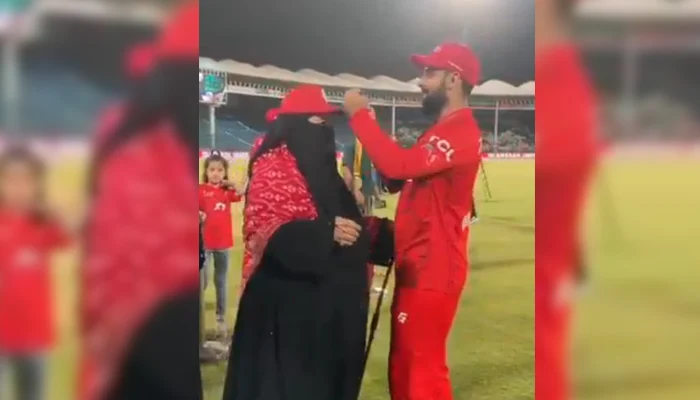 Shadab Khan shares heartwarming moment with mother, wife after PSL 9 Final
